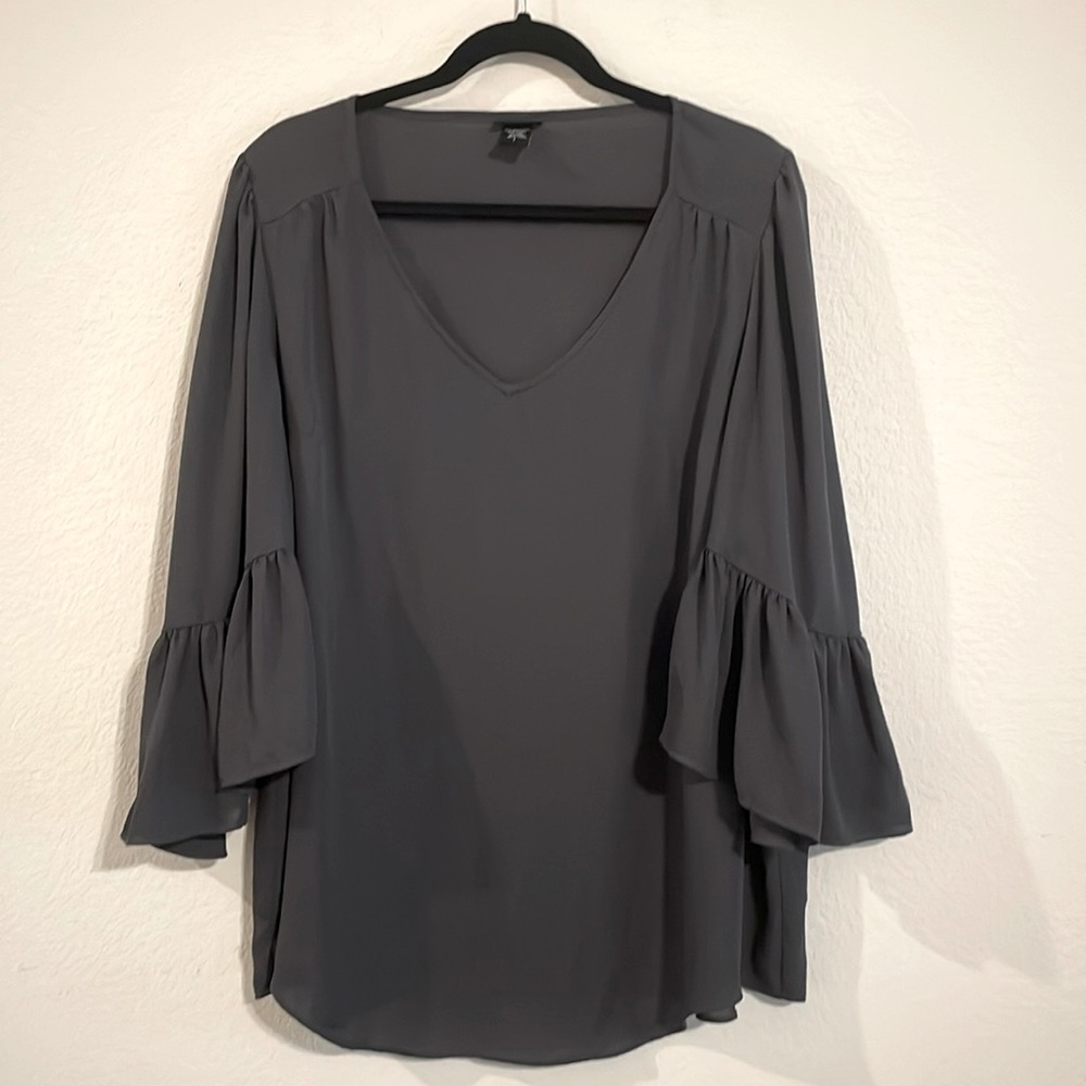 Torrid Gray Flowy Lightweight Bell Sleeve Pull Over Tunic Top